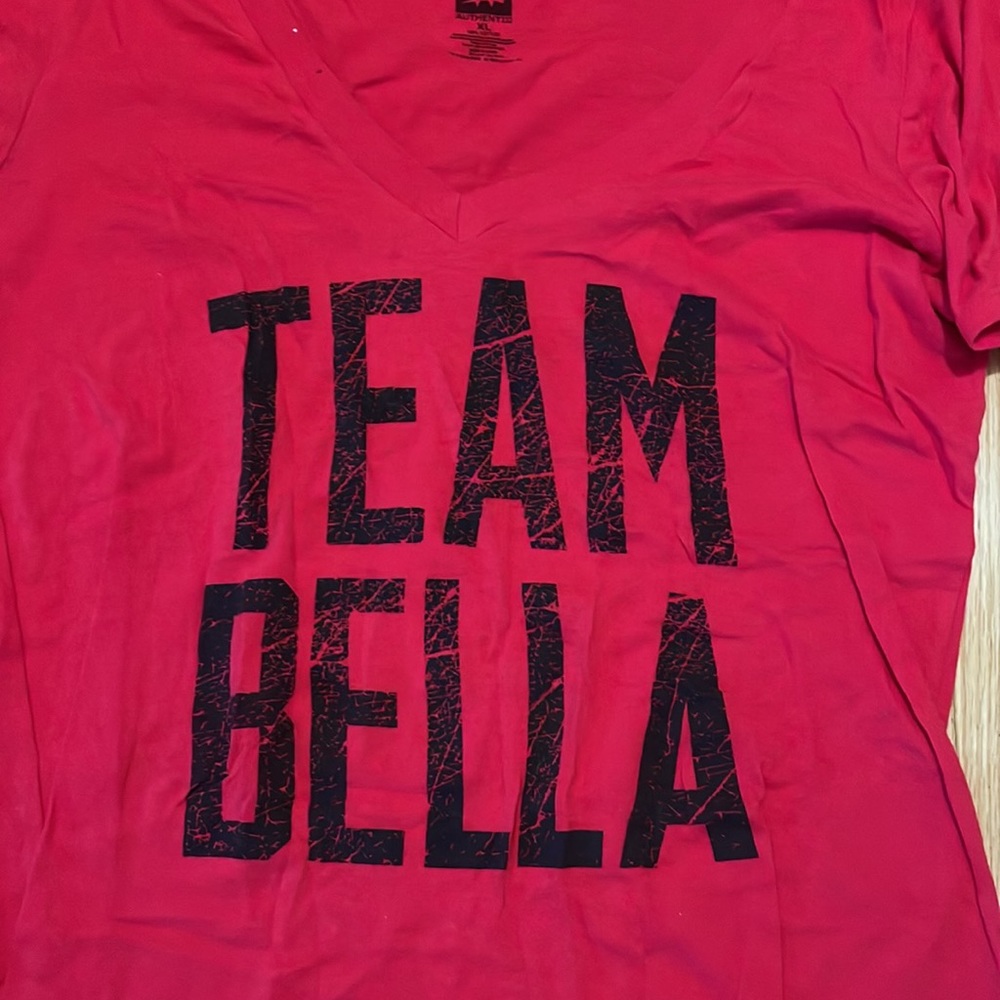 WWE wrestlers NIkki & Bree Bella tops size xl - Picture 5 of 6